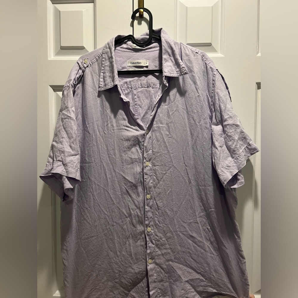 Calvin Klein purple short sleeve button up💜